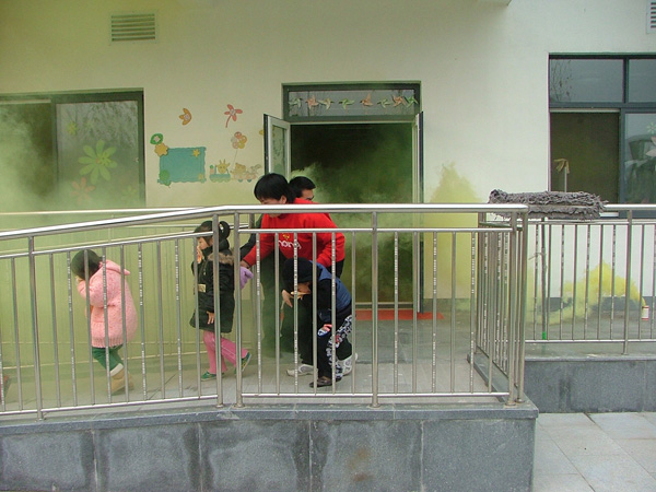 泰山医学院新校幼儿园举行消防综合演练